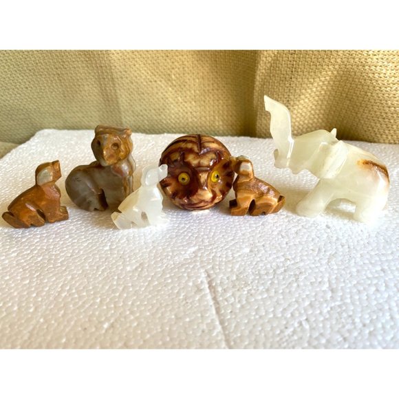 Marble Hand Carved Alabaster Made In Italy lot of 6 figurines Elephant Dogs, - Picture 1 of 11
